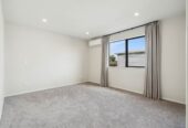 5 bedrooms house on 449m2 section, vendor NEEDS SOLD, American Oak timber flooring, 1D Kawau Road, Greenlane, Auckland