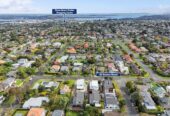 5 bedrooms house on 449m2 section, vendor NEEDS SOLD, American Oak timber flooring, 1D Kawau Road, Greenlane, Auckland