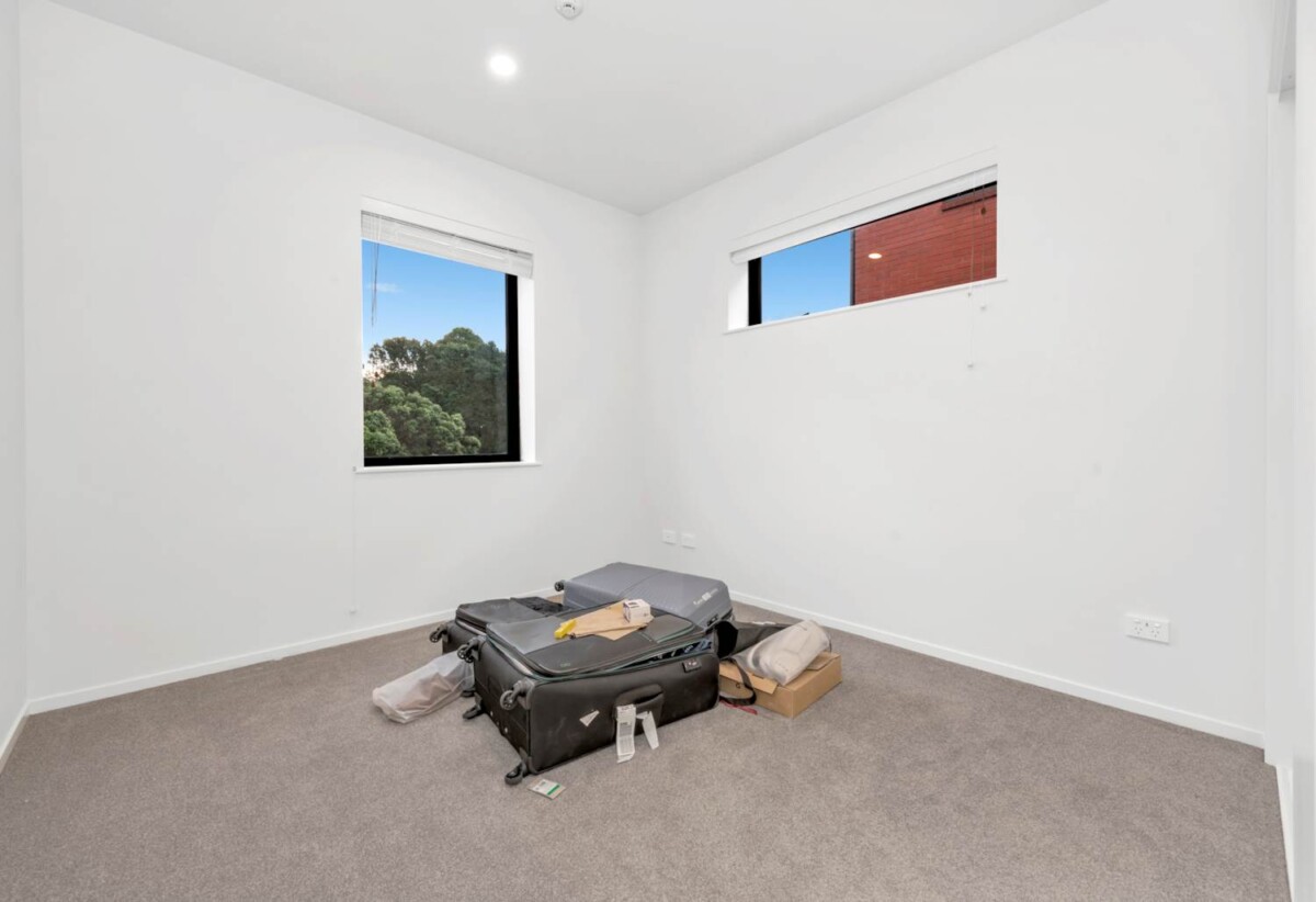 2 bedrooms apartment, just a short walk to the GI train station, bus hub, supermarkets, 0.3 km to Ruapotaka School, 1.2 km to Tamaki College, 102, 7C Hinaki Street, Pt England, Auckland