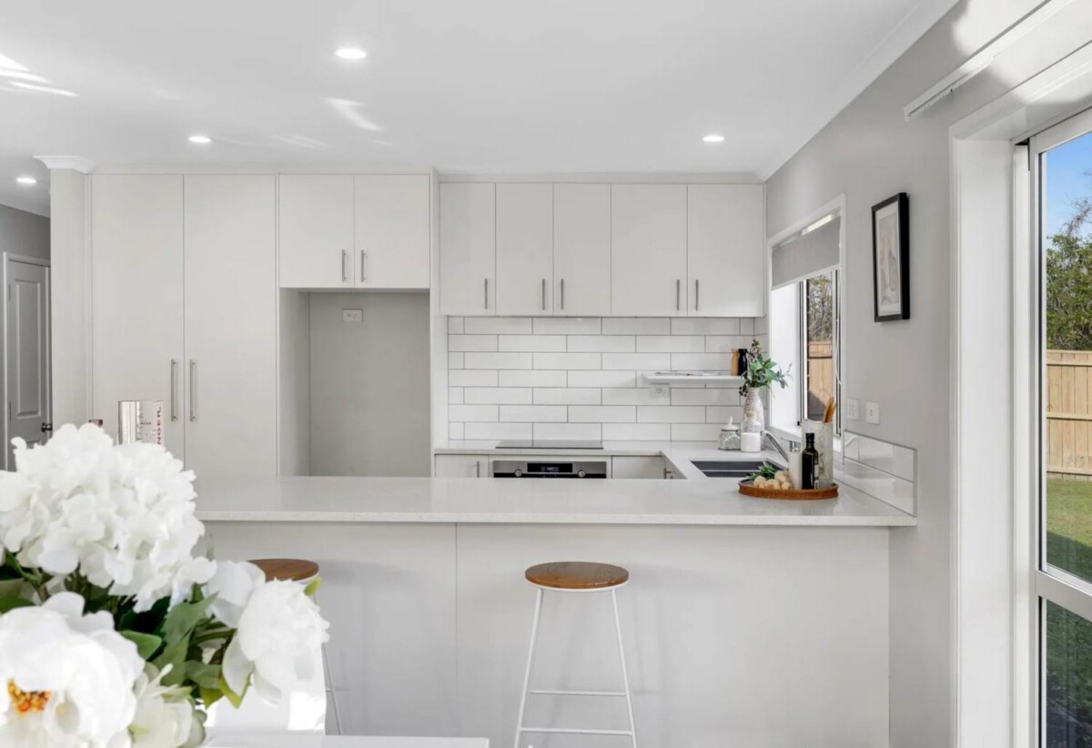 For rent, 4 beds 2 baths house, available 29th November, 6 Shrule Place, East Tamaki, Auckland