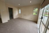 For rent 6 beds 4 baths house, available 24th October, 26 Anaheim Boulevard, Shamrock Park, Auckland