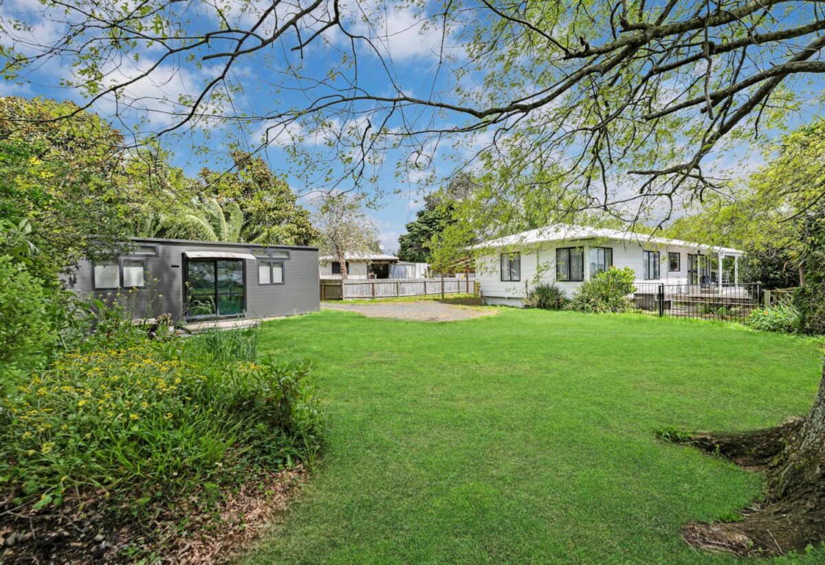3 bedrooms house on 1019m² section, combines lifestyle, space, and opportunity, 22 Pukeroa Place, Papakura, Auckland