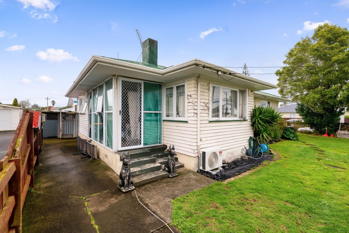 Conveniently located close to local schools, shops, parks, and public transport, 1/36 Valentine Street, Papakura, Auckland