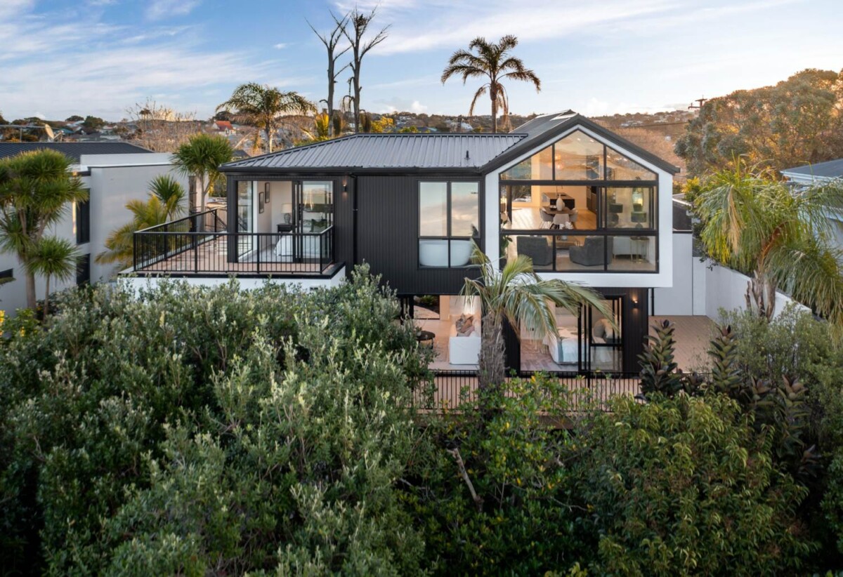 Brandnew luxury 300m² 4 bedrooms house on 601m² section, with panoramic harbour and city vistas view, 13 Waimana Avenue, Northcote Point, Auckland