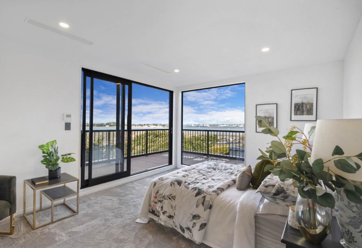 Brandnew luxury 300m² 4 bedrooms house on 601m² section, with panoramic harbour and city vistas view, 13 Waimana Avenue, Northcote Point, Auckland