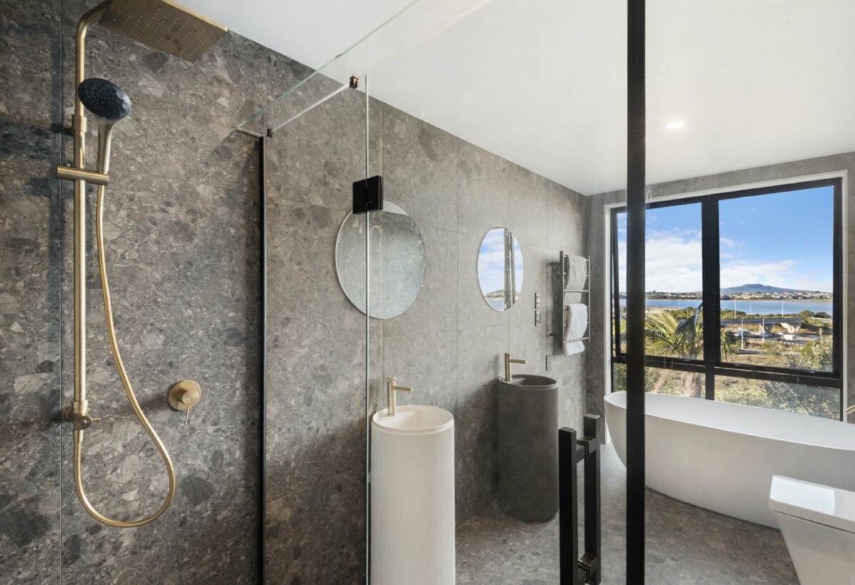 Brandnew luxury 300m² 4 bedrooms house on 601m² section, with panoramic harbour and city vistas view, 13 Waimana Avenue, Northcote Point, Auckland