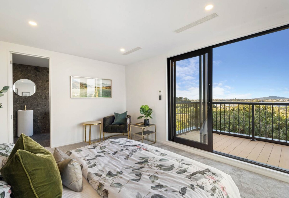 Brandnew luxury 300m² 4 bedrooms house on 601m² section, with panoramic harbour and city vistas view, 13 Waimana Avenue, Northcote Point, Auckland