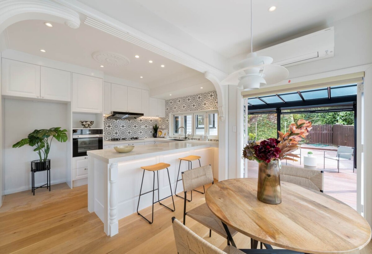 Urgent sale, Auckland Grammar, Epsom Girls’ Grammar School zone, 5 bedrooms house on 950m² section, Refined 89 King George Avenue, Epsom, Auckland