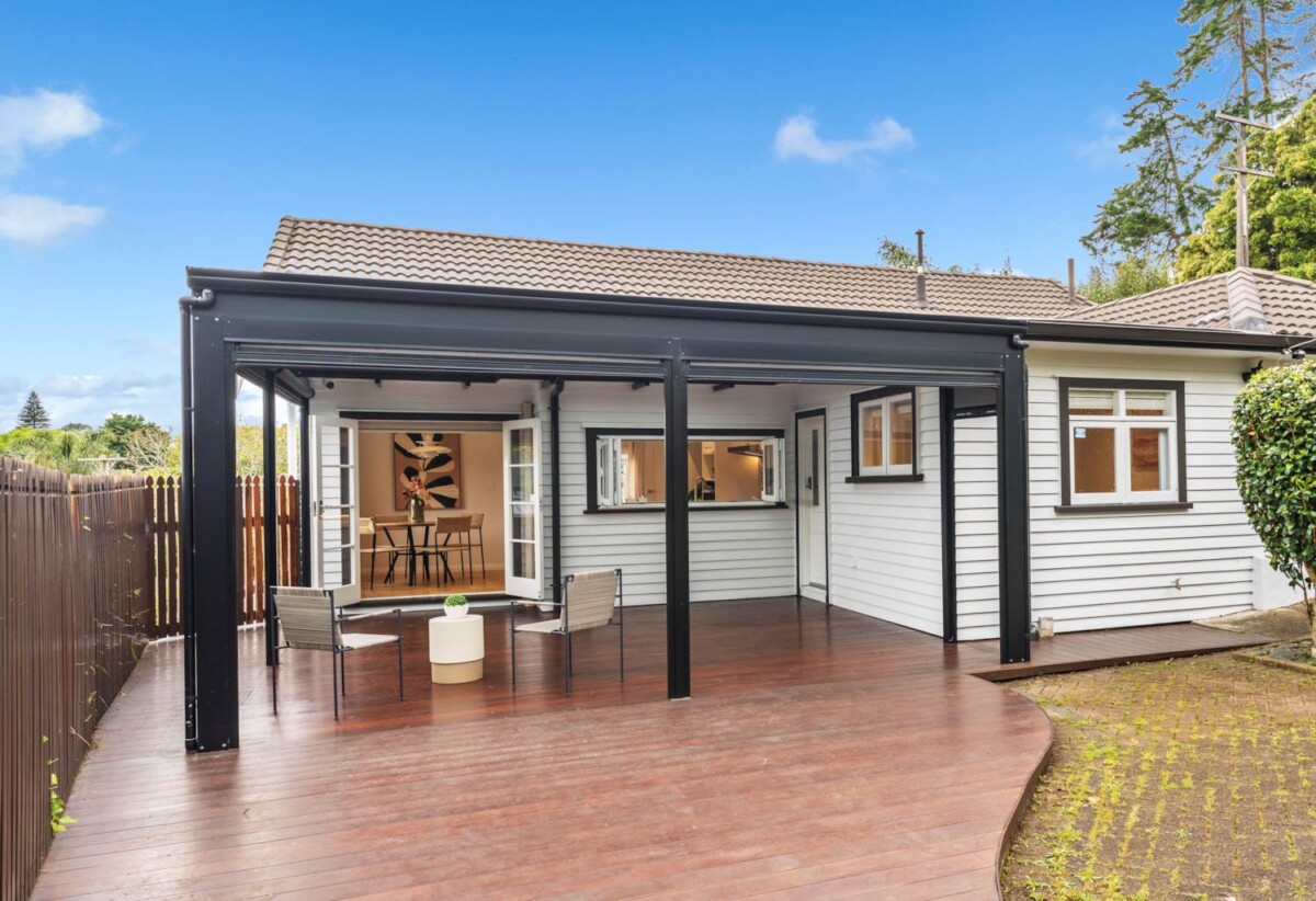 Urgent sale, Auckland Grammar, Epsom Girls’ Grammar School zone, 5 bedrooms house on 950m² section, Refined 89 King George Avenue, Epsom, Auckland