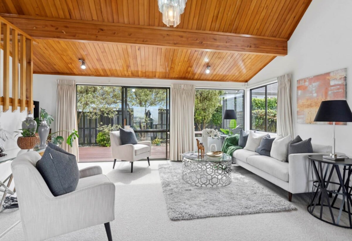 Charming 3 bedrooms + multi-purpose room + a sauna, 38A Waiohua Road, Greenlane, Auckland
