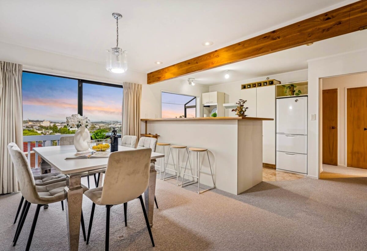 Charming 3 bedrooms + multi-purpose room + a sauna, 38A Waiohua Road, Greenlane, Auckland