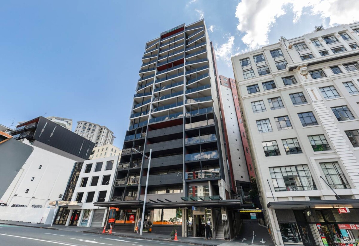 Auckland Girls’ Grammar School zone, Freehold 2 beds 1 bath apartment, 65sqm plus a super large balcony, Full furniture package is included, 2 km to Auckland Girls’ Grammar School, 303/19 Anzac Avenue, City Centre, Auckland