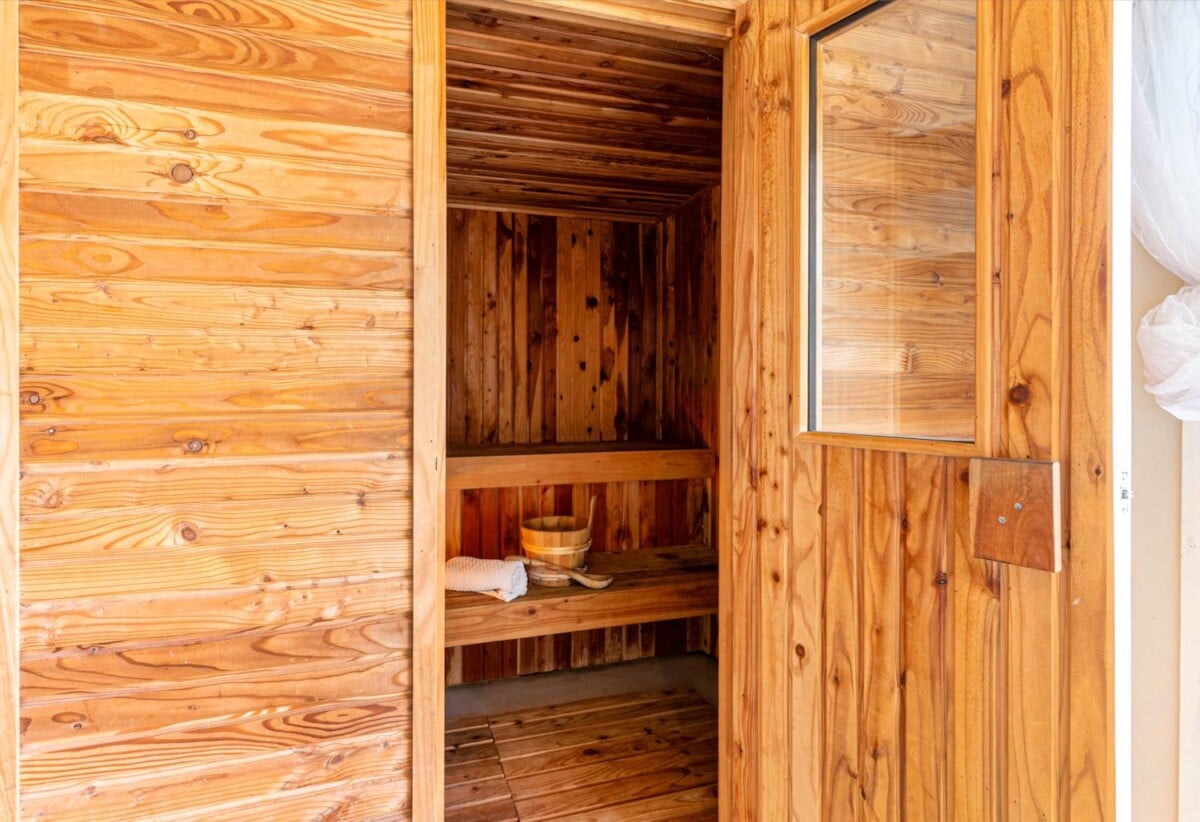 Charming 3 bedrooms + multi-purpose room + a sauna, 38A Waiohua Road, Greenlane, Auckland