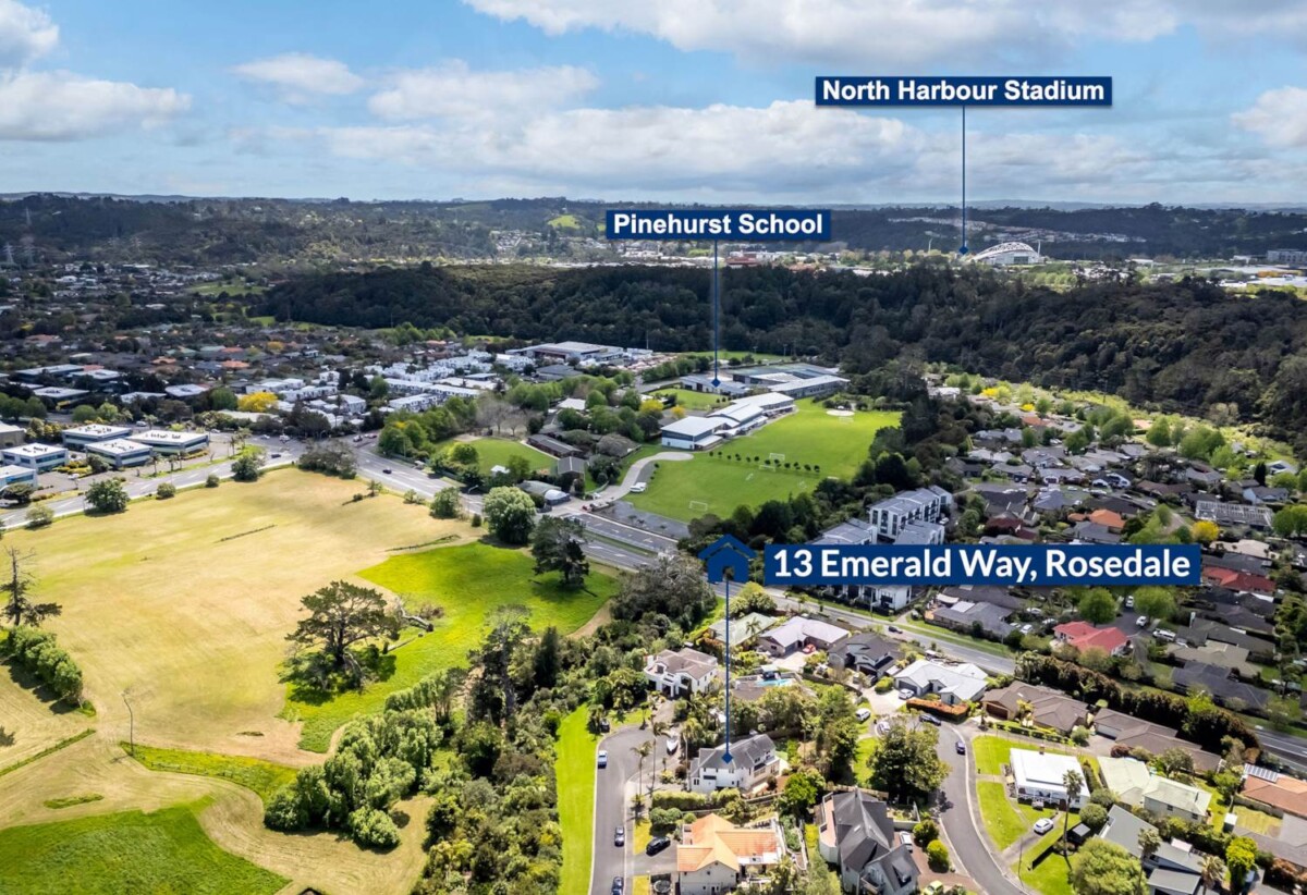 Ignore the CV, Fully Renovated Luxury 5 bedrooms house on 776m² section, 13 Emerald Way, Albany, Auckland