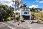 Ignore the CV, Fully Renovated Luxury 5 bedrooms house on 776m² section, 13 Emerald Way, Albany, Auckland