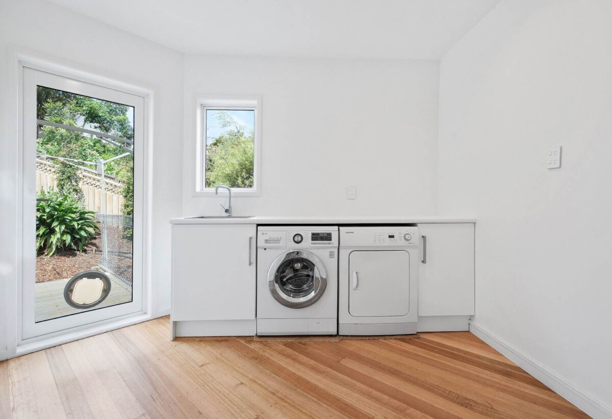 Ignore the CV, Fully Renovated Luxury 5 bedrooms house on 776m² section, 13 Emerald Way, Albany, Auckland