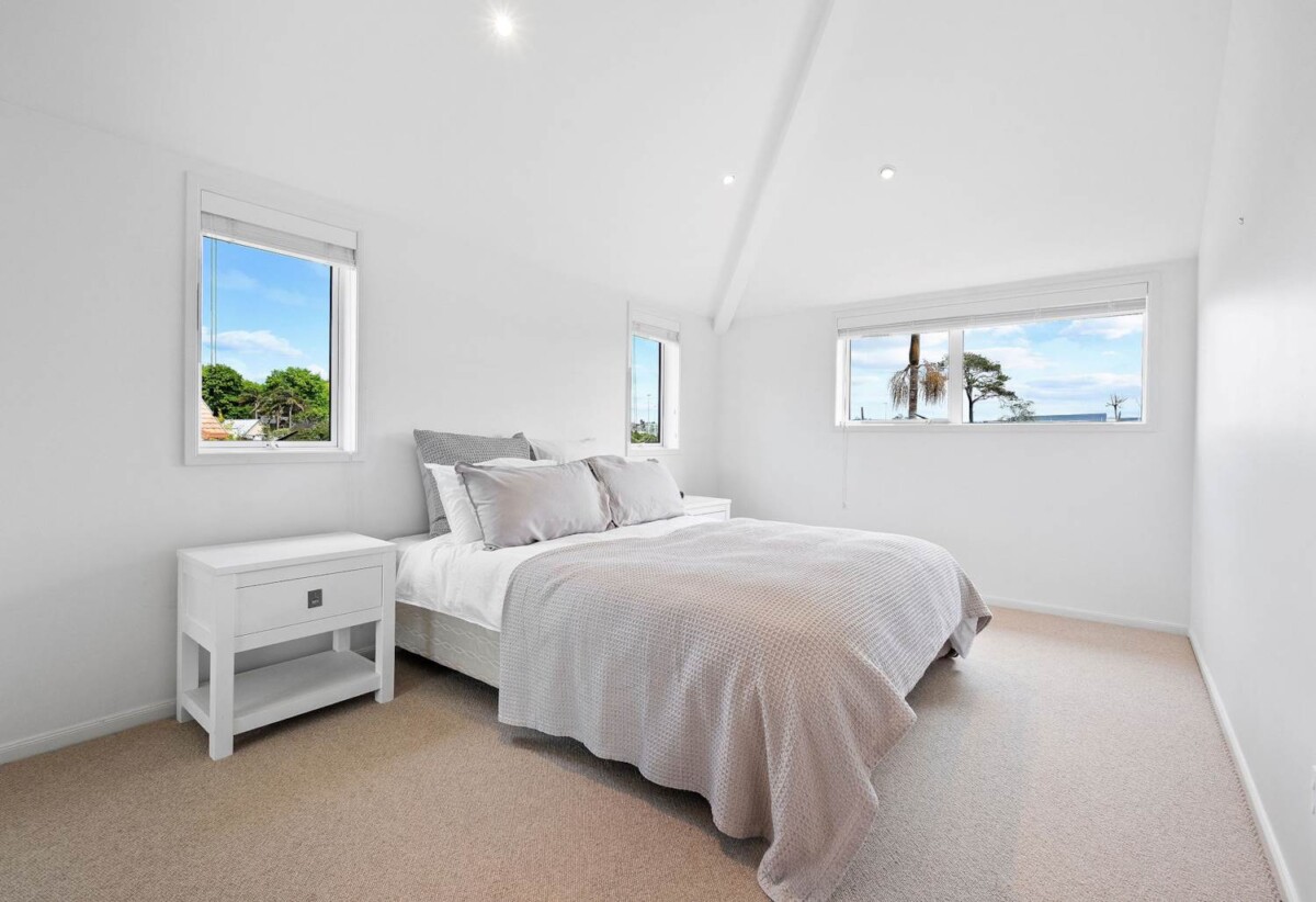 Ignore the CV, Fully Renovated Luxury 5 bedrooms house on 776m² section, 13 Emerald Way, Albany, Auckland