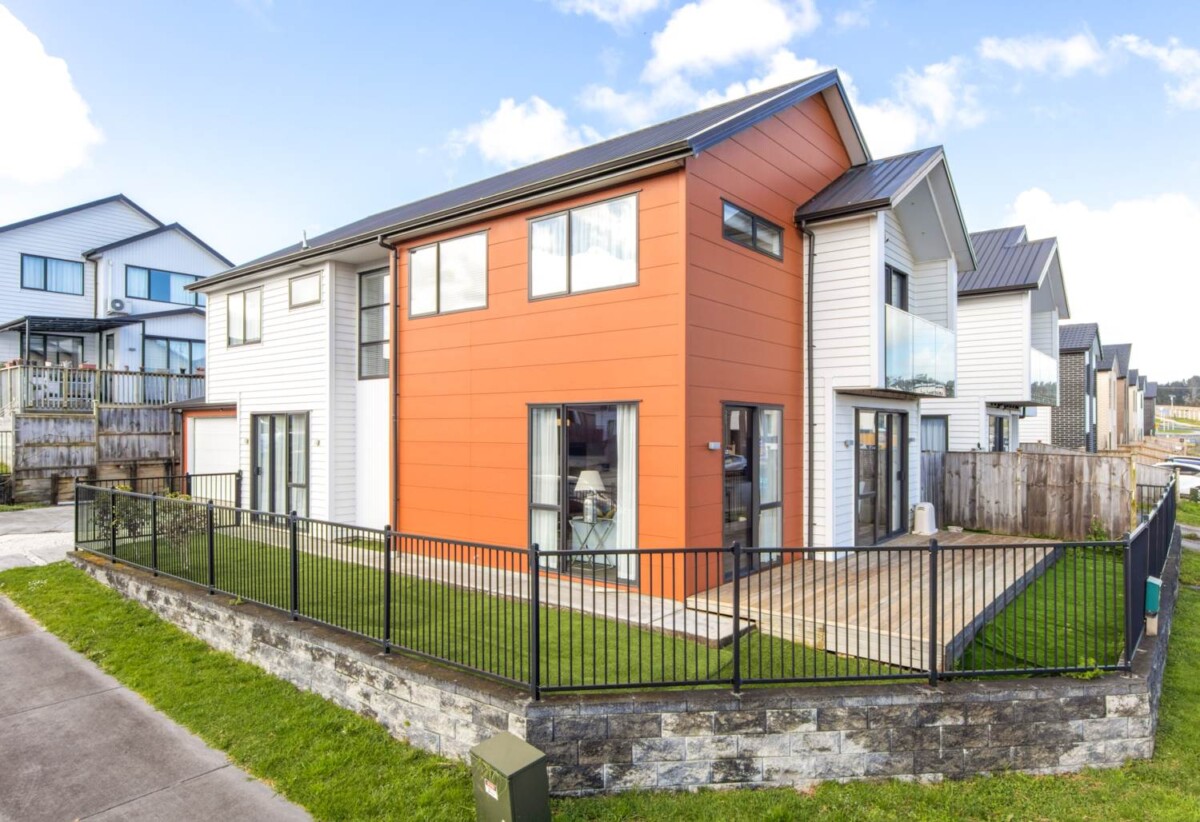 5 bedrooms Corner-side Modern Family Home, 18 Hermitage Street, Flat Bush, Auckland