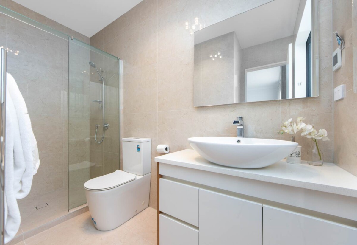 5 bedrooms Corner-side Modern Family Home, 18 Hermitage Street, Flat Bush, Auckland