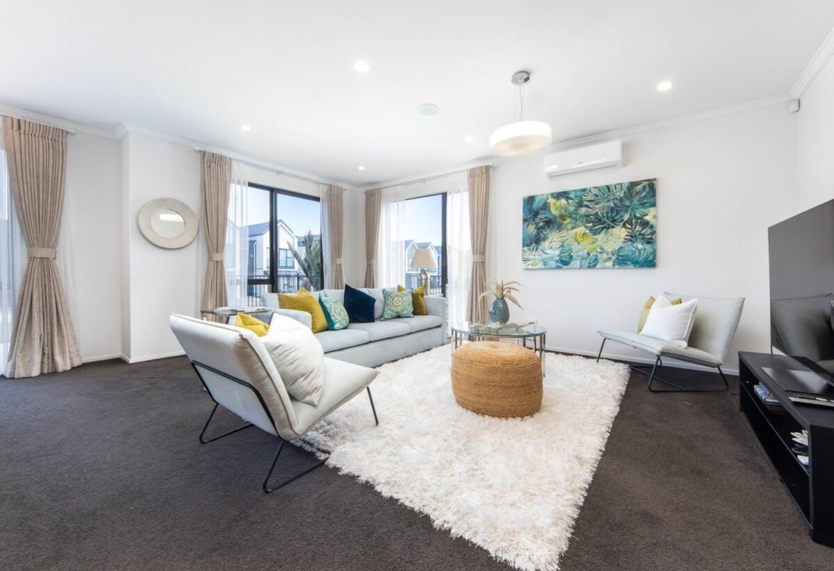 5 bedrooms Corner-side Modern Family Home, 18 Hermitage Street, Flat Bush, Auckland