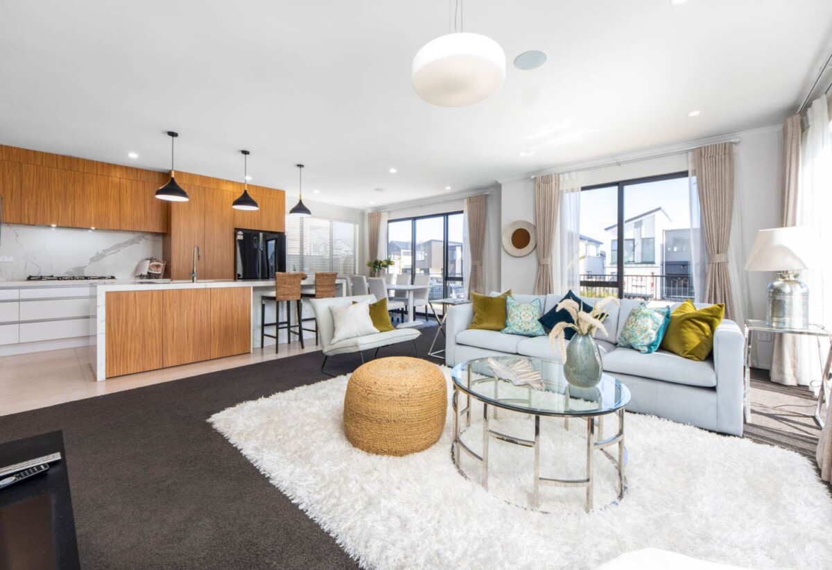 5 bedrooms Corner-side Modern Family Home, 18 Hermitage Street, Flat Bush, Auckland