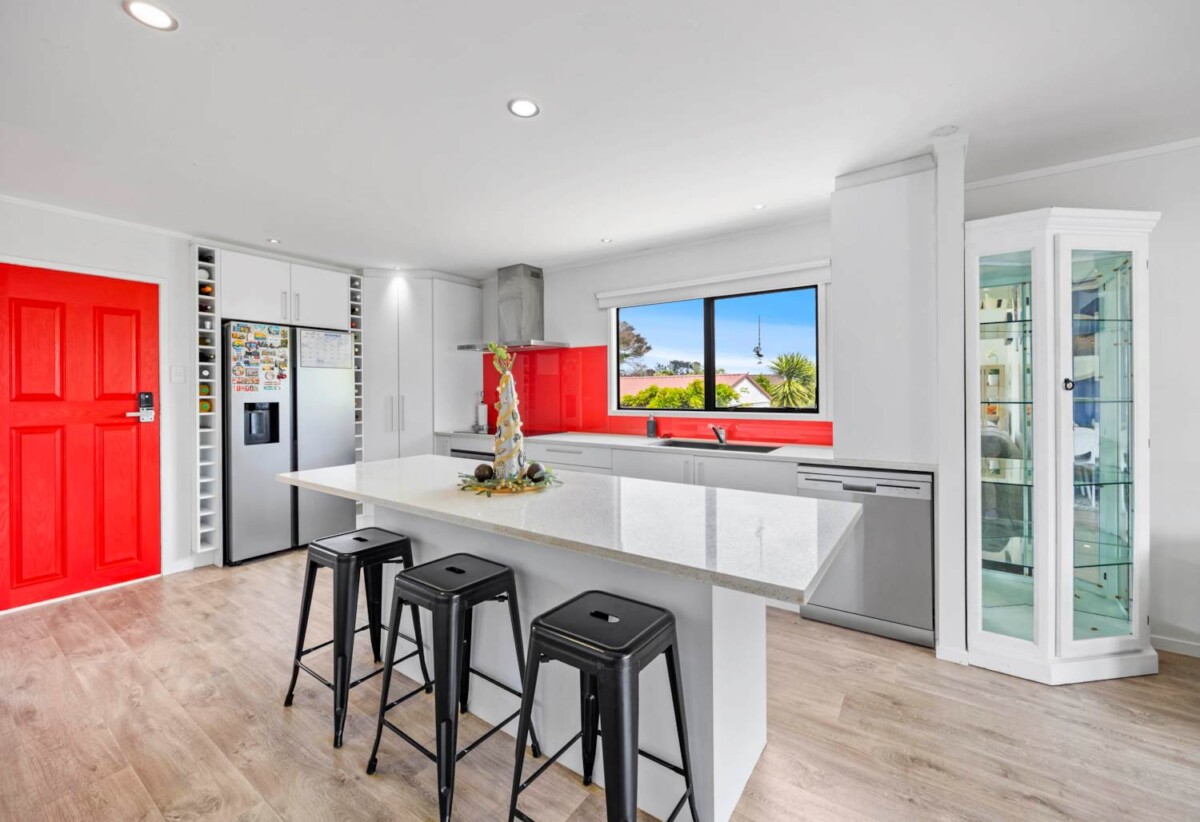 Move-in ready, 3 bedrooms home plus moveable sleepout, freestanding outdoor fireplace, short drive to Albany Mall, 1/77 Santiago Crescent, Unsworth Heights, Auckland