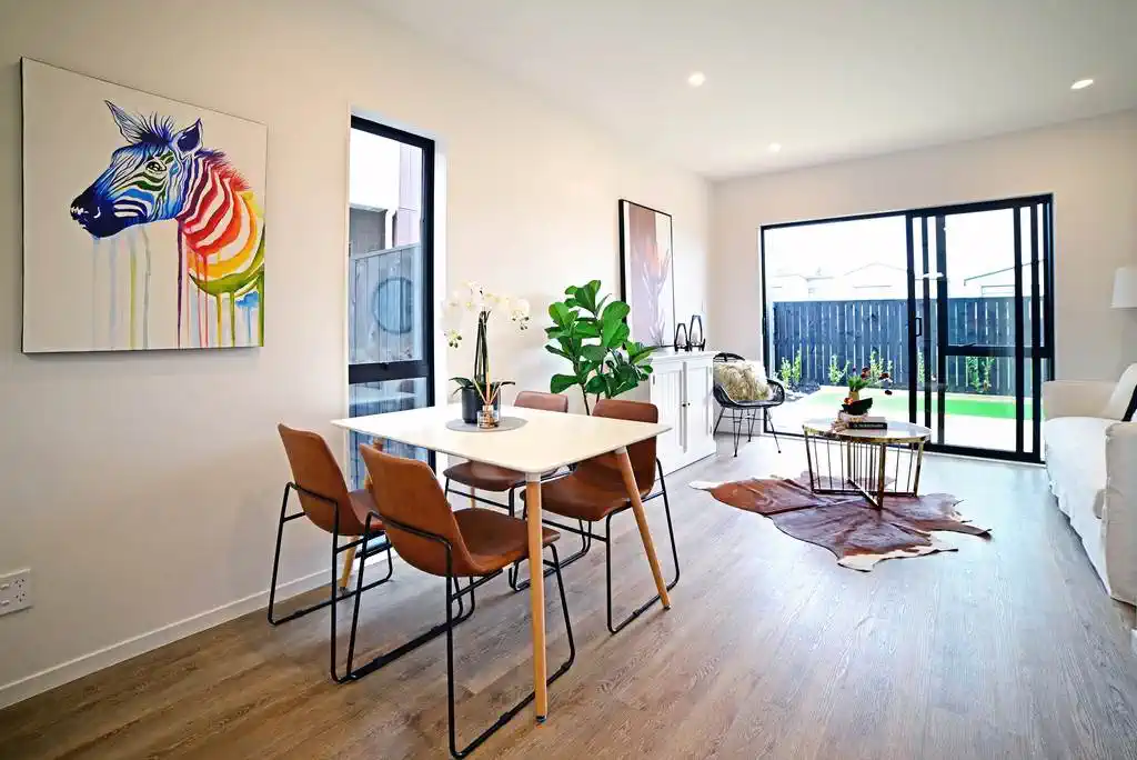 WALK TO LOCAL SCHOOL, minutes to shopping centre, 31 Kiato Lane, Flat Bush, Auckland