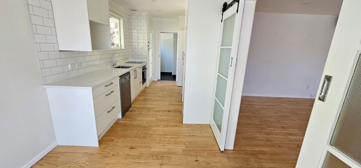Vendors Heading Out of Town, 5 McPhail Street, Birkdale, Auckland