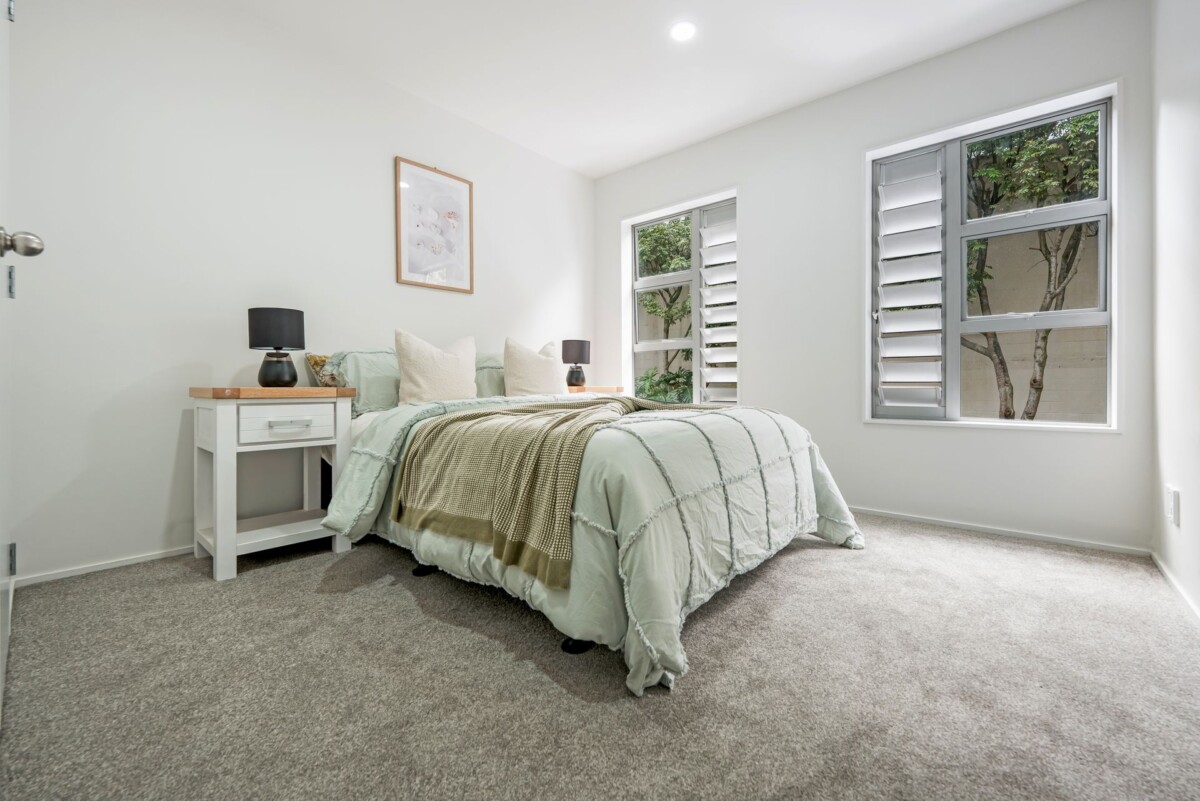 Stylish 4 bedrooms Family Home in Prime Location, Top School Zone, 4/17 Auburn Street, Grafton, Auckland