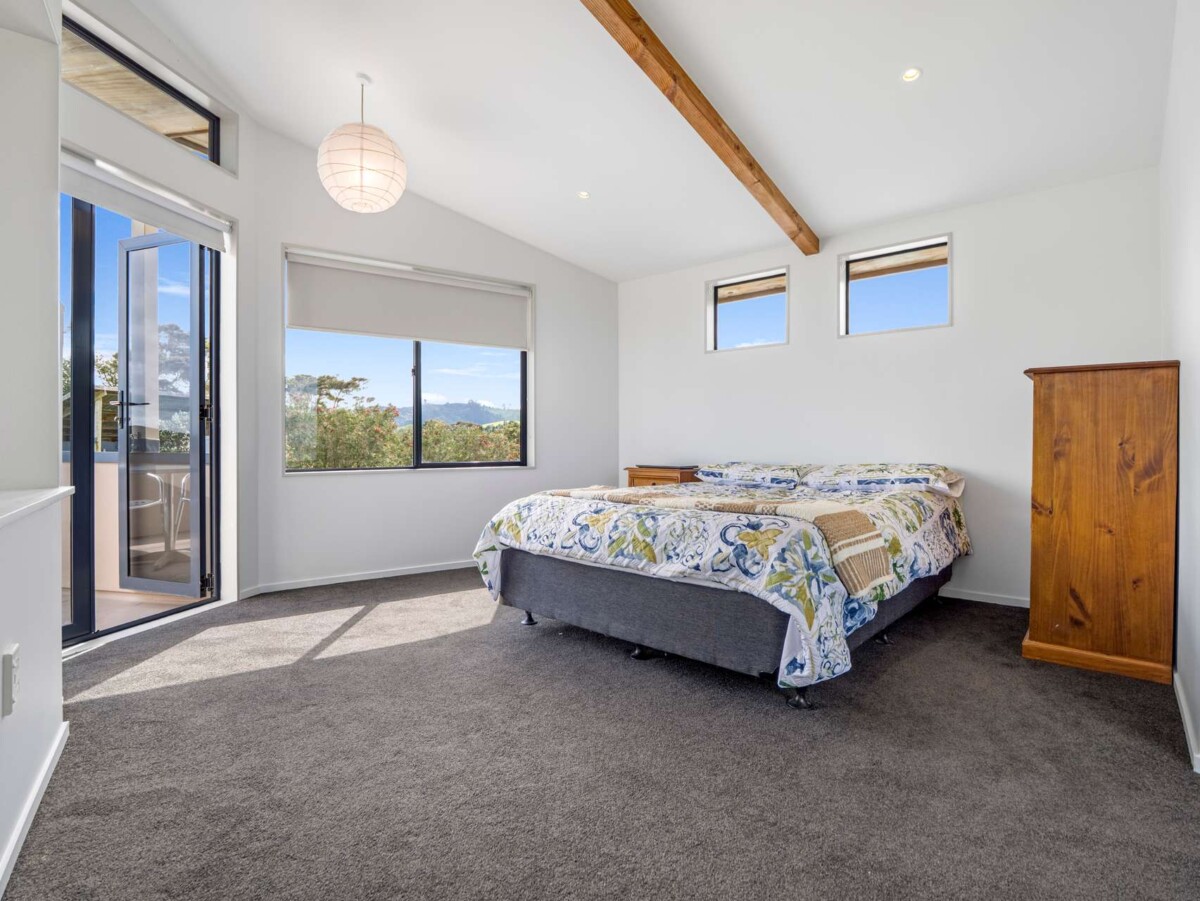 4 bedrooms lifestyle house on 11.45ha land, on the edge of Lake Waikare, 915 Waikare Road, Waerenga, Waikato