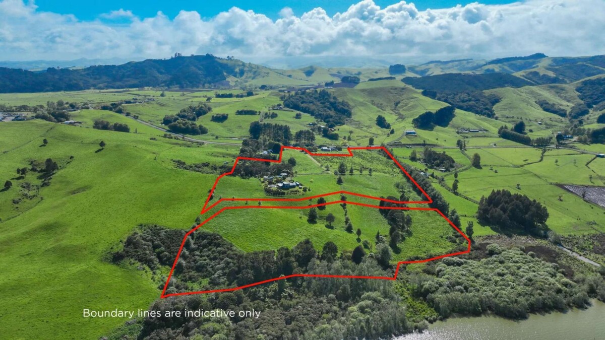 4 bedrooms lifestyle house on 11.45ha land, on the edge of Lake Waikare, 915 Waikare Road, Waerenga, Waikato