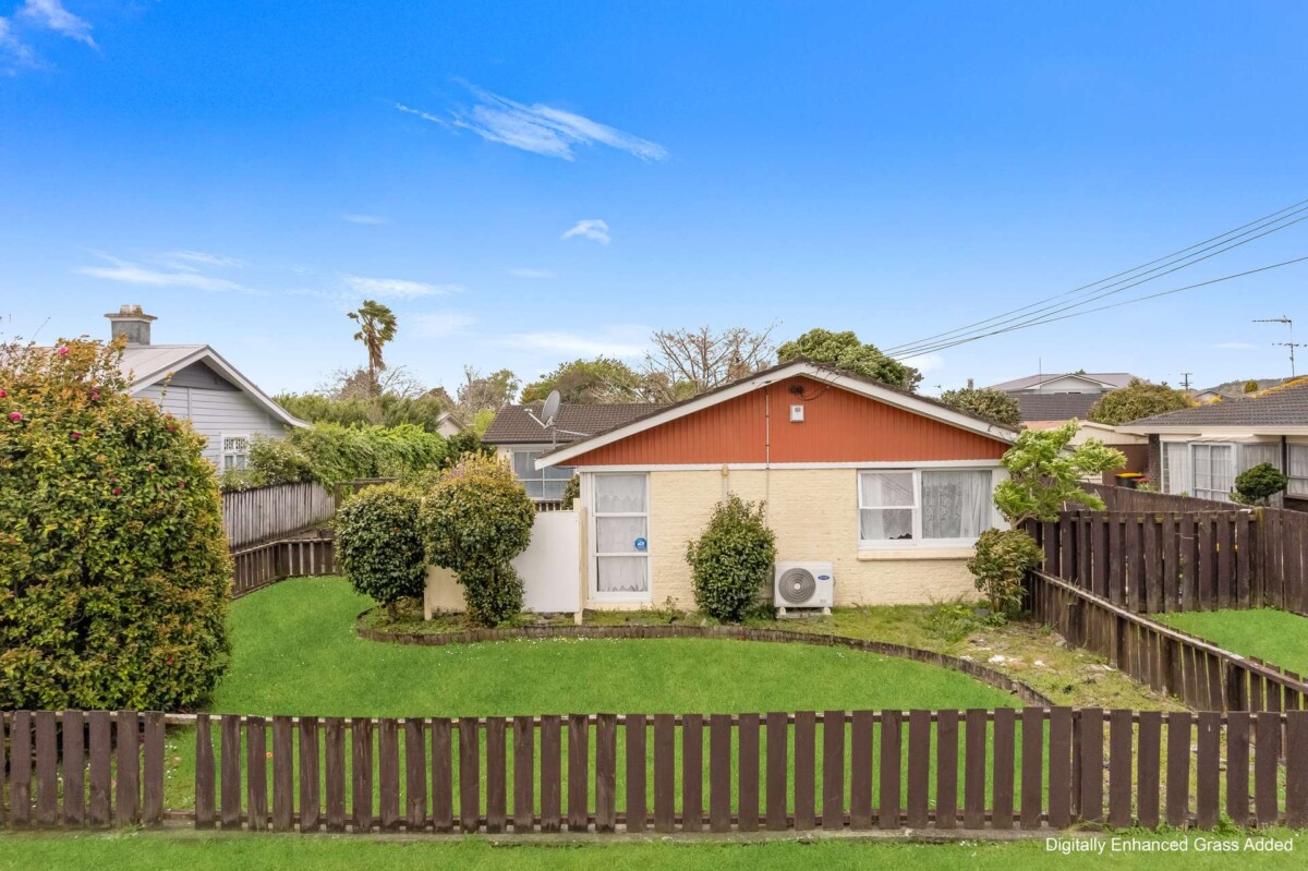 Affordable Brick & Tile 2 bedrooms home, 1/5 Grove Road, Papakura, Auckland