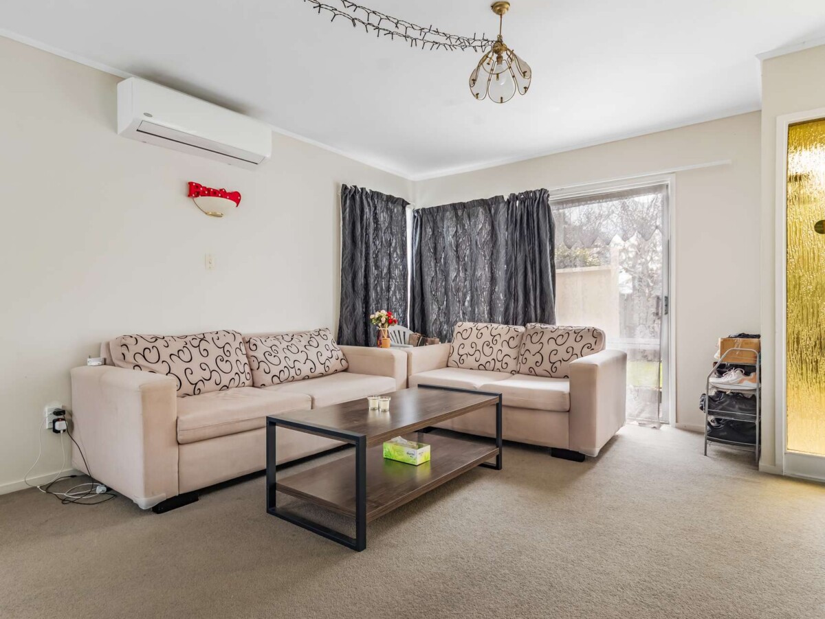 Affordable Brick & Tile 2 bedrooms home, 1/5 Grove Road, Papakura, Auckland