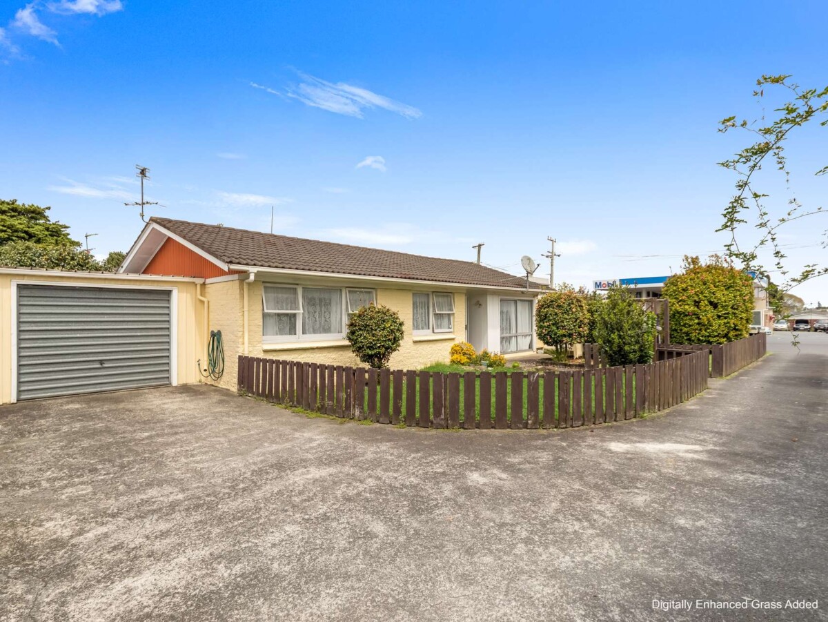 Affordable Brick & Tile 2 bedrooms home, 1/5 Grove Road, Papakura, Auckland