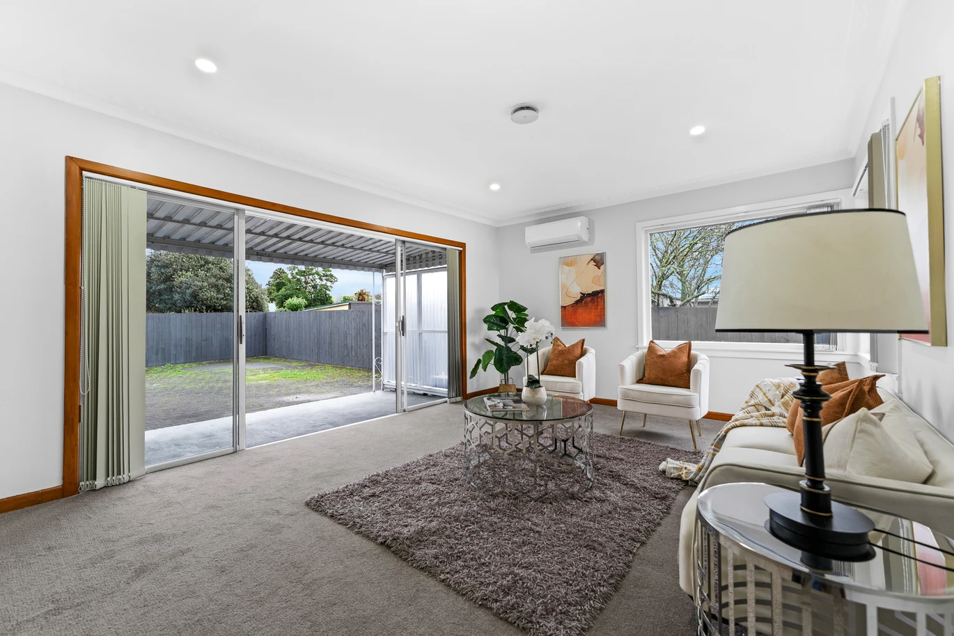 RENOVATED, 3 bedrooms house on 553m2 section, in the Heart of Manurewa, 14 Oxford Road, Manurewa, Auckland