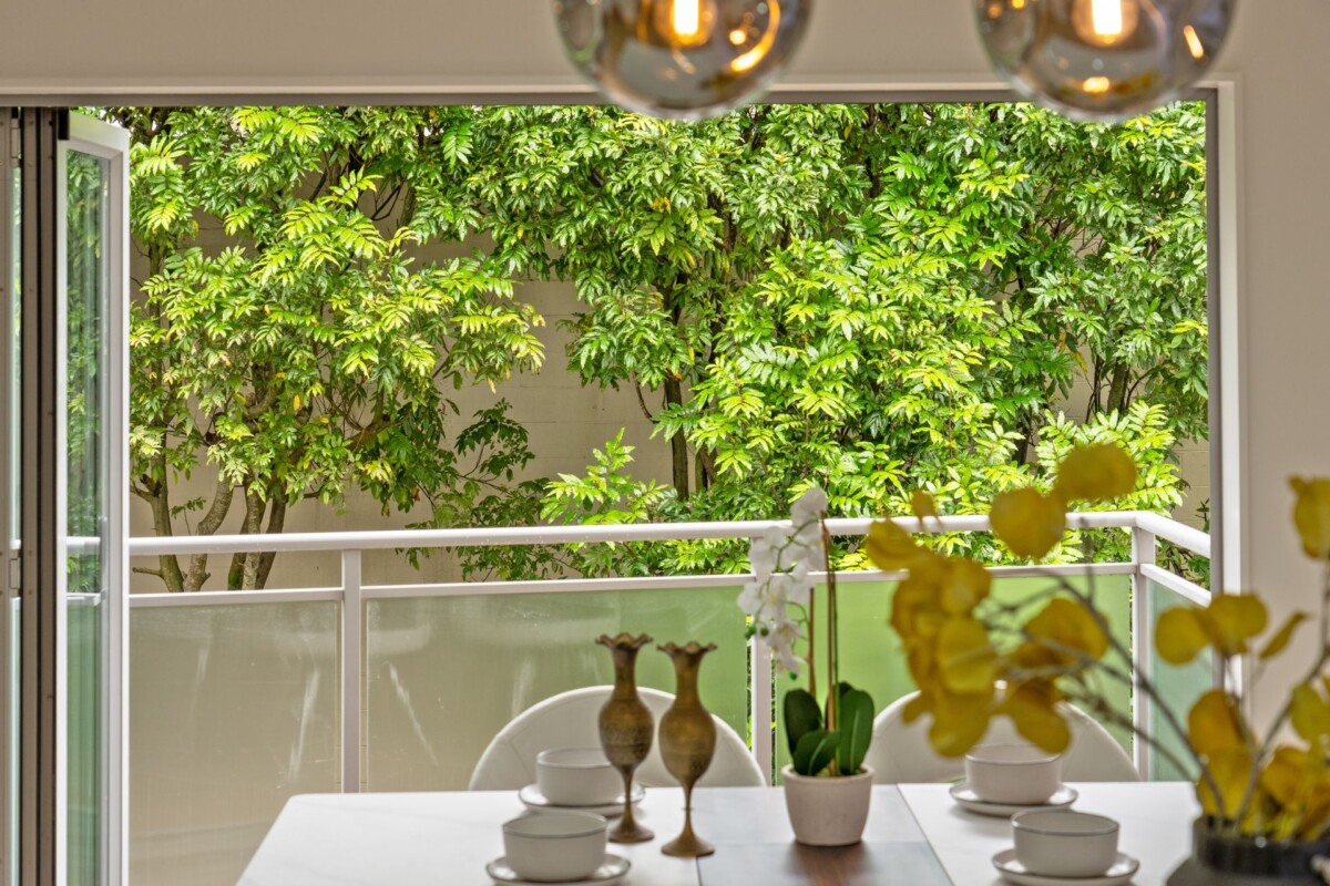 Stylish 4 bedrooms Family Home in Prime Location, Top School Zone, 4/17 Auburn Street, Grafton, Auckland