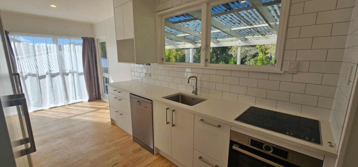 Vendors Heading Out of Town, 5 McPhail Street, Birkdale, Auckland