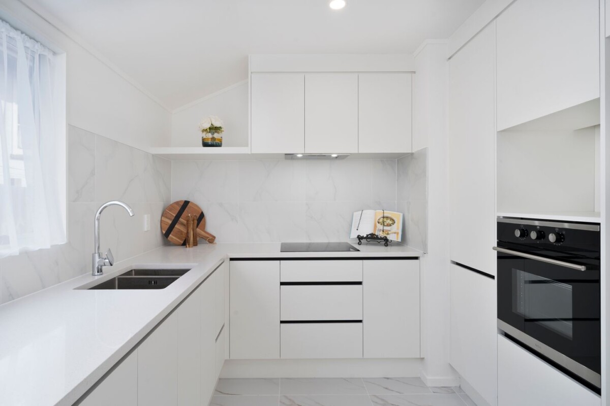 Renovated, freestanding brick & tile 2 bedrooms home, stroll to West City Mall, 2/5 Newington Road, Henderson, Auckland