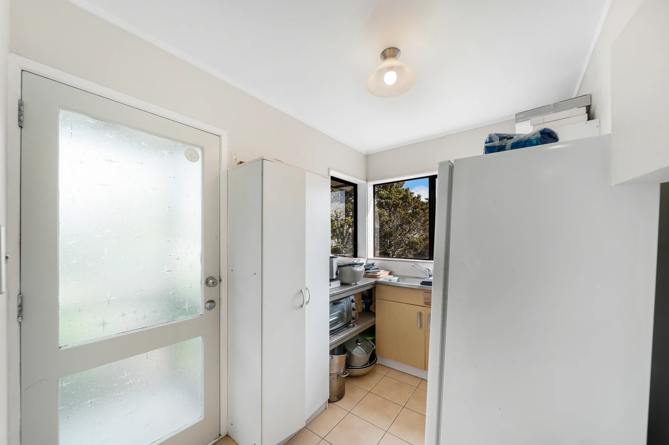 Aucyion $1 RESERVE, 4 bedrooms house on 716m2 land, 21 Rushgreen Avenue Pahurehure, Auckland