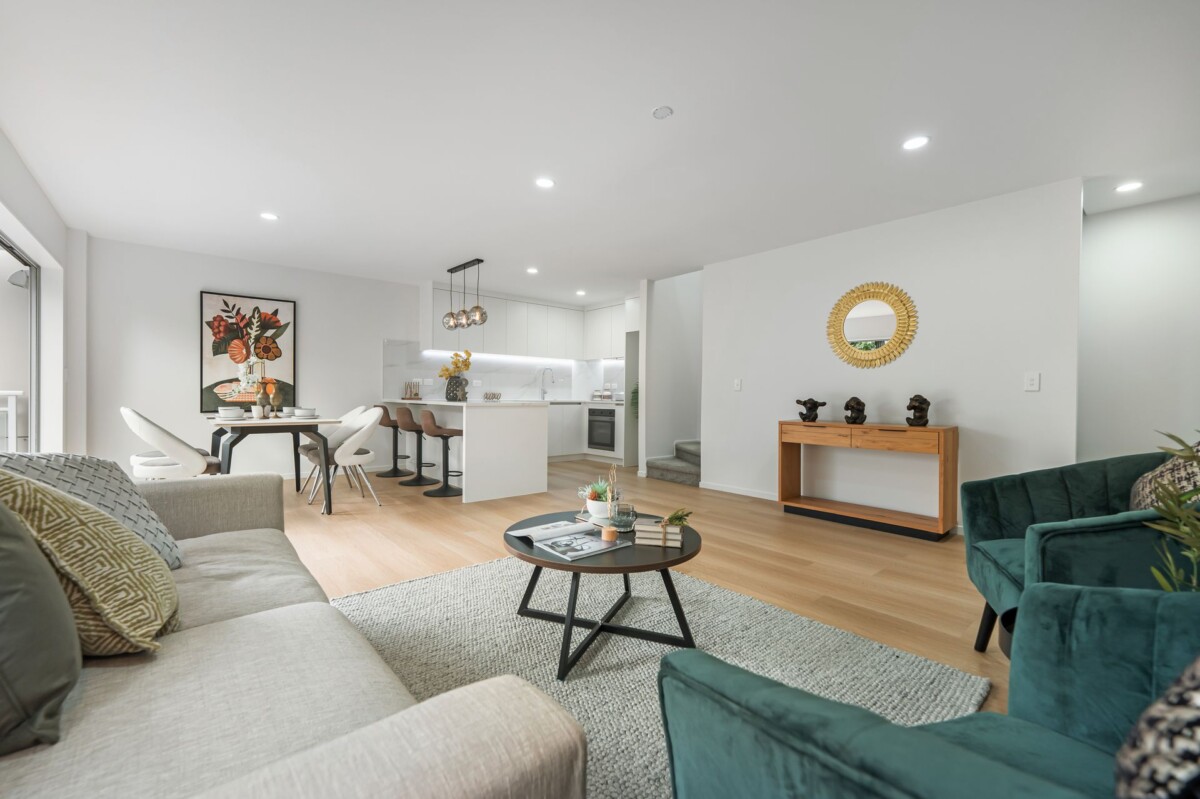Stylish 4 bedrooms Family Home in Prime Location, Top School Zone, 4/17 Auburn Street, Grafton, Auckland