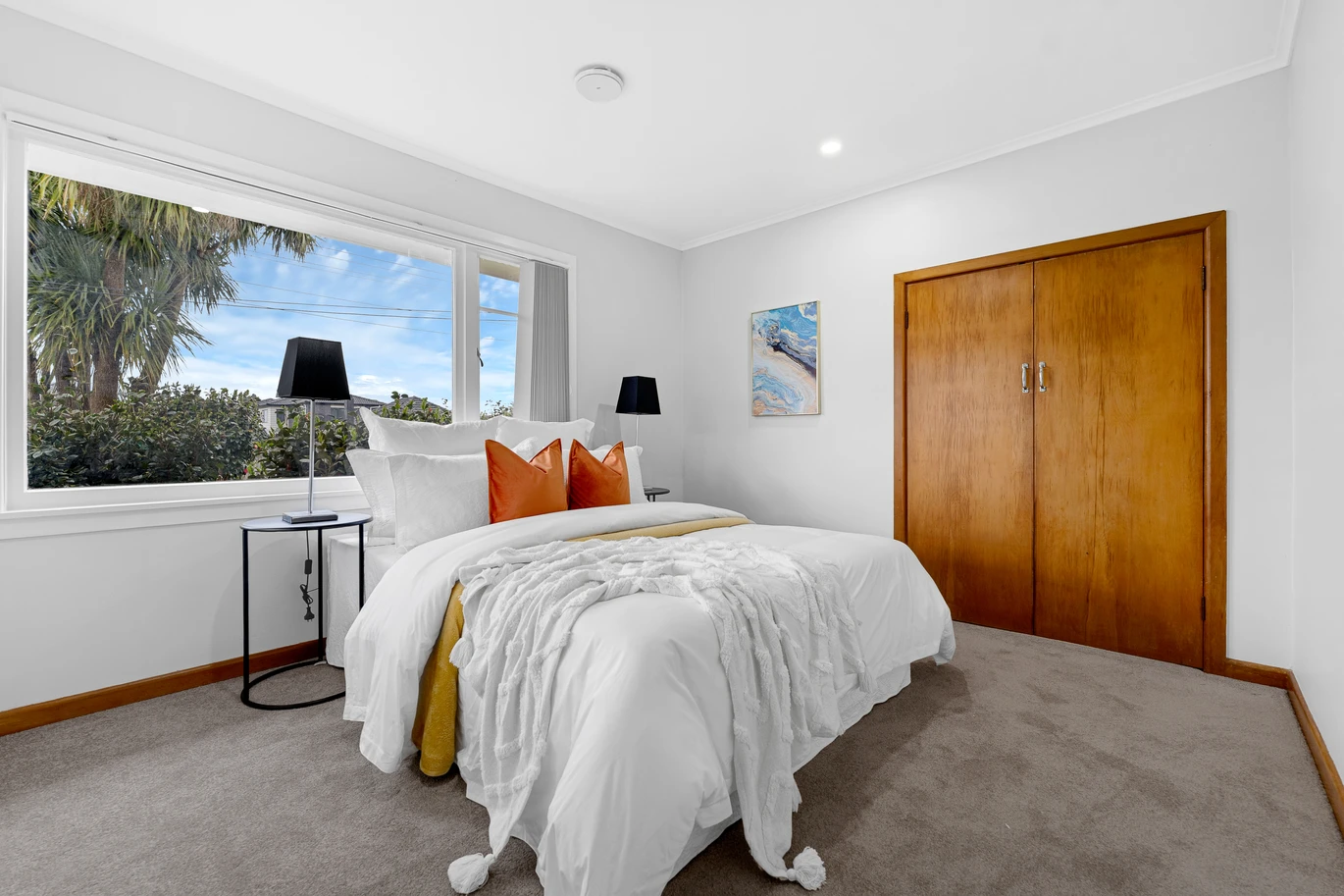 RENOVATED, 3 bedrooms house on 553m2 section, in the Heart of Manurewa, 14 Oxford Road, Manurewa, Auckland