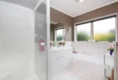 For rent, 4 beds 2 baths house, available 15th November, 14 Aspatria Place, Northpark, Auckland