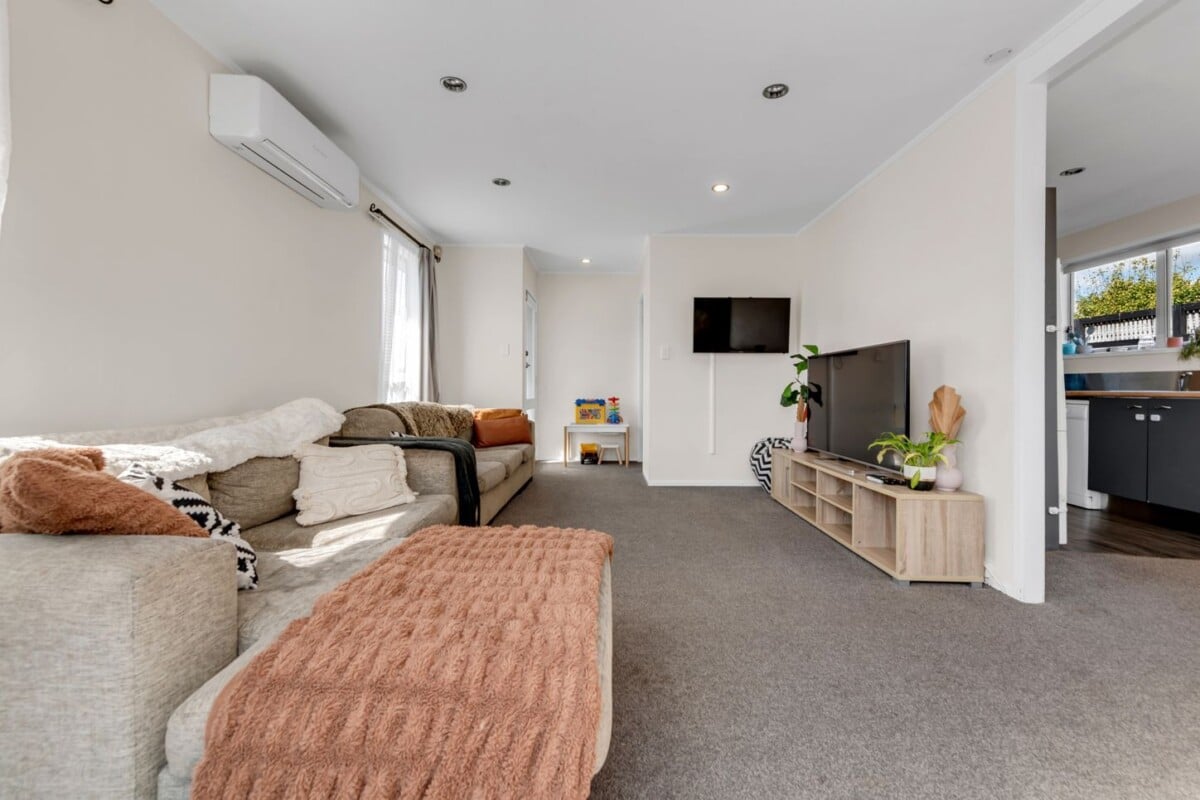 Change in Circumstances, 3 bedrooms home on 377m2section, A trade may also be considered in the area, 6B Lisa Rise, Half Moon Bay, Auckland