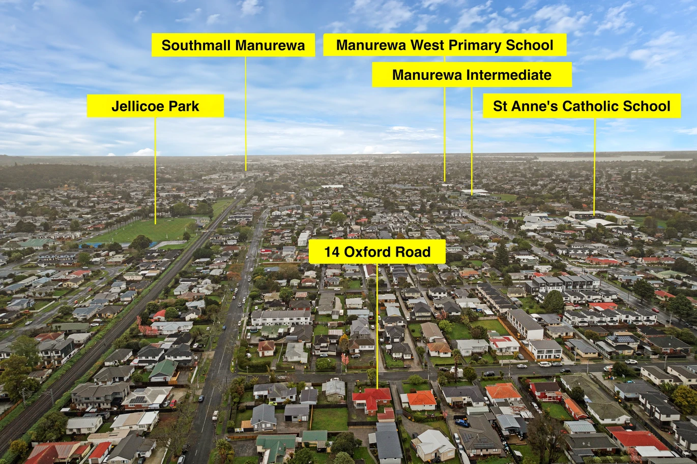 RENOVATED, 3 bedrooms house on 553m2 section, in the Heart of Manurewa, 14 Oxford Road, Manurewa, Auckland