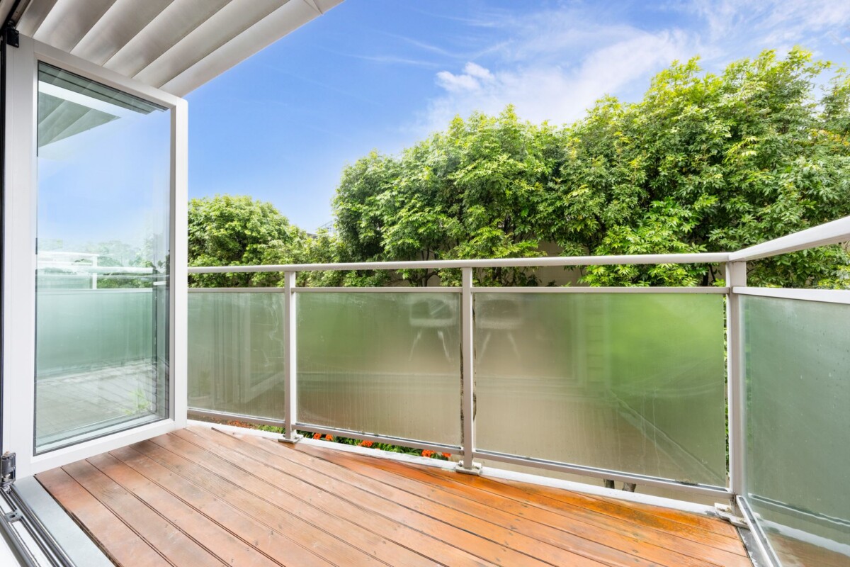 Stylish 4 bedrooms Family Home in Prime Location, Top School Zone, 4/17 Auburn Street, Grafton, Auckland