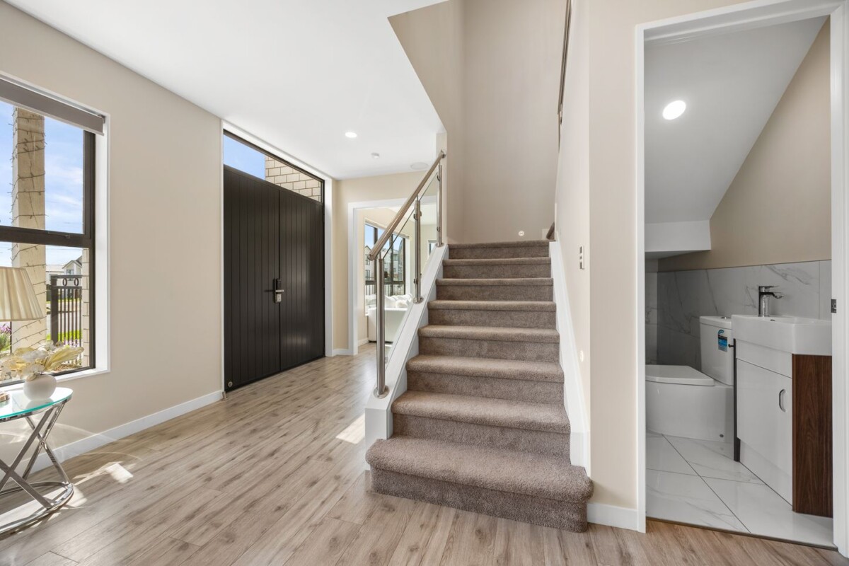 Vendor relocated to overseas, Ready to Sell, 6 bedrooms house, 67 Drumbuoy Drive, Flat Bush, Auckland