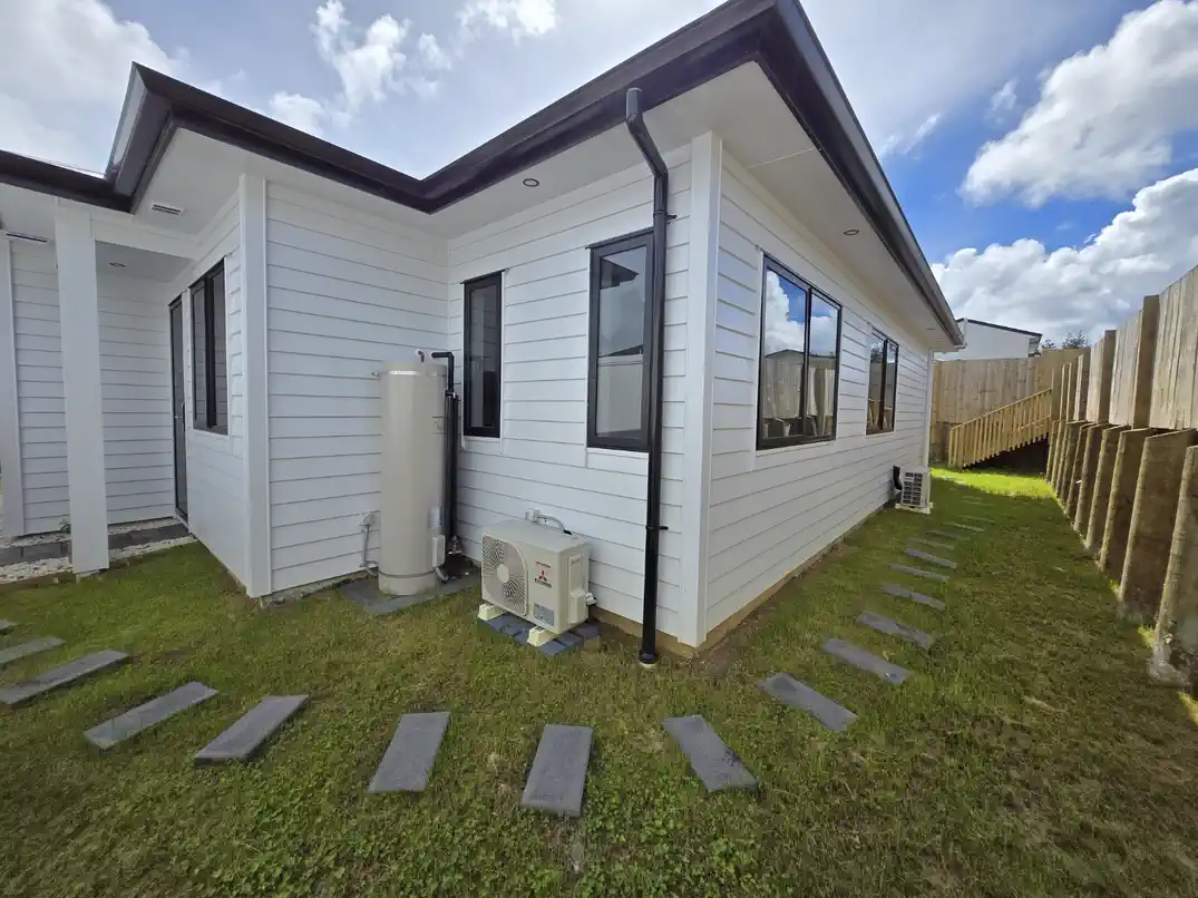 For rent, brandnew 2 bedrooms 1 bathroom, 28A Will Street, Huapai, Auckland, Available from October 15