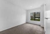 Super Affordable Seaview 3 bedrooms Home, 48B Waddell Avenue, Point England, Auckland