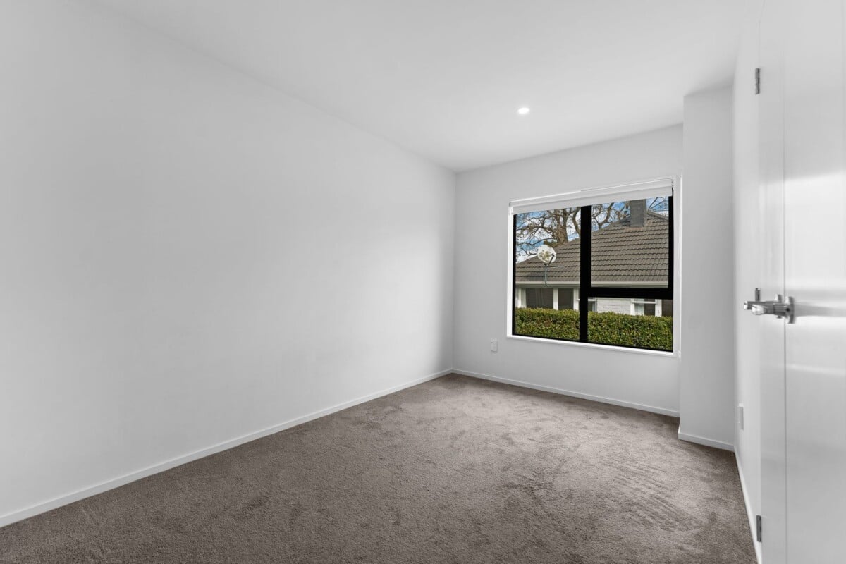 Super Affordable Seaview 3 bedrooms Home, 48B Waddell Avenue, Point England, Auckland