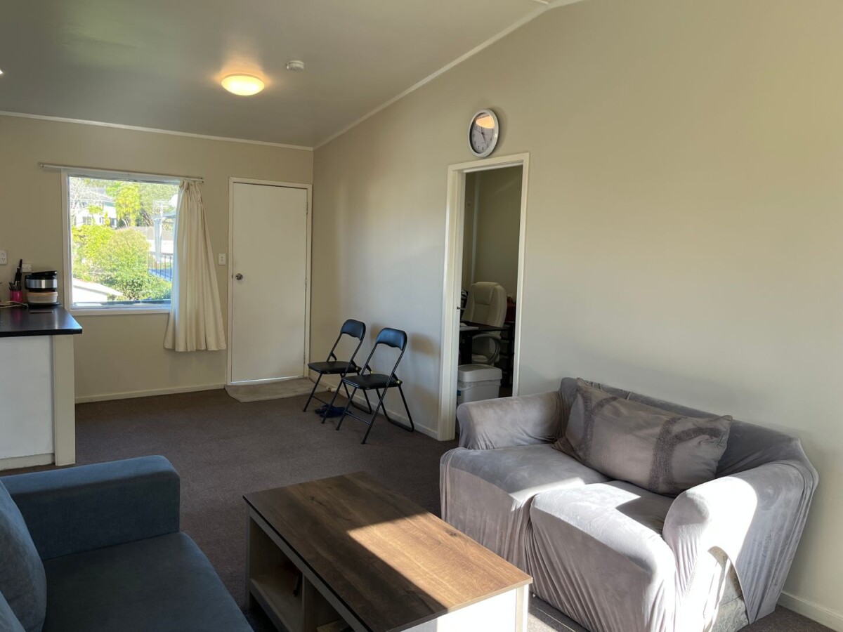 Mt Roskill Grammar school zone, 2 beds 1 bath home with carport, close to schools, shops, supermarket, 5/68 Olsen Avenue, Hillsborough, Auckland